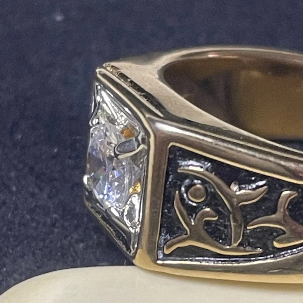 Elegant Gold 18k GE Ring 11g size 10